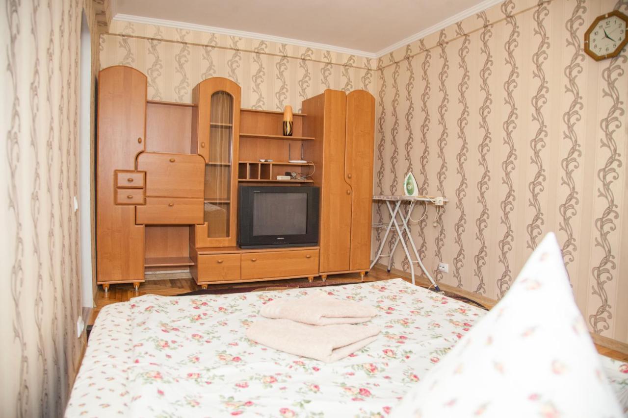 1 Room Apart On Str. Ukrainskaya 34 Zaporizhia Exterior photo